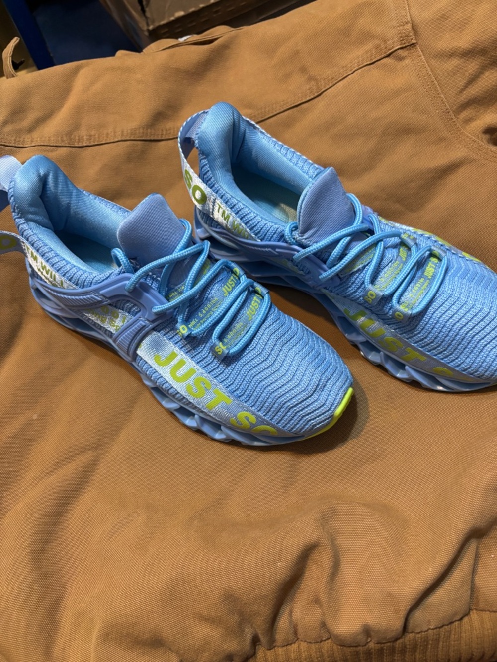 JUST SO SO Women’s Running Sneakers light Blue & Neon Accents Size 8 New